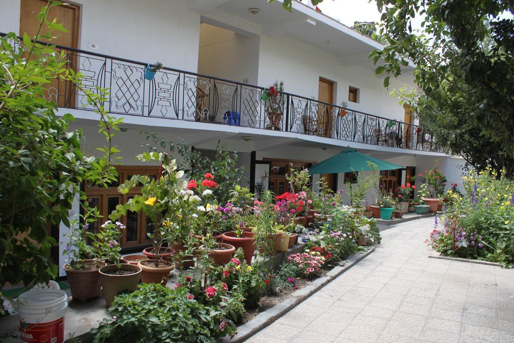 Отель Travellers House Лех Экстерьер фото