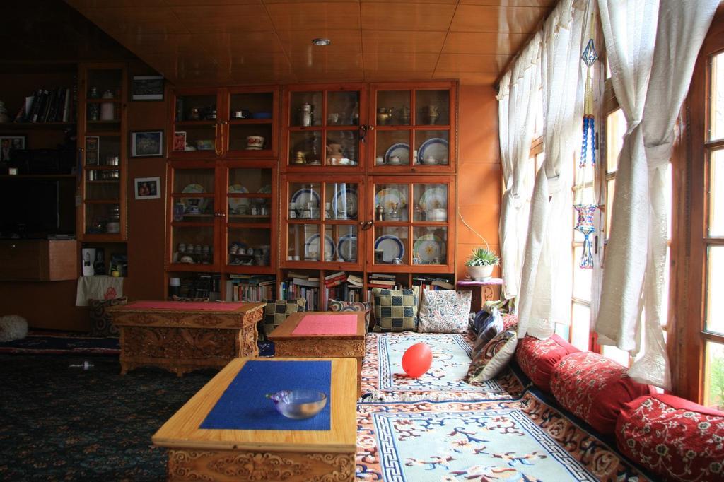 Отель Travellers House Лех Экстерьер фото